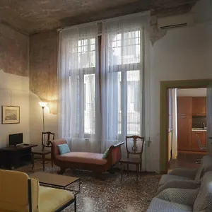 Melusina Rialto Historical Center Apartamento