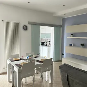 https://refresh-apartment.lecce-hotels.com